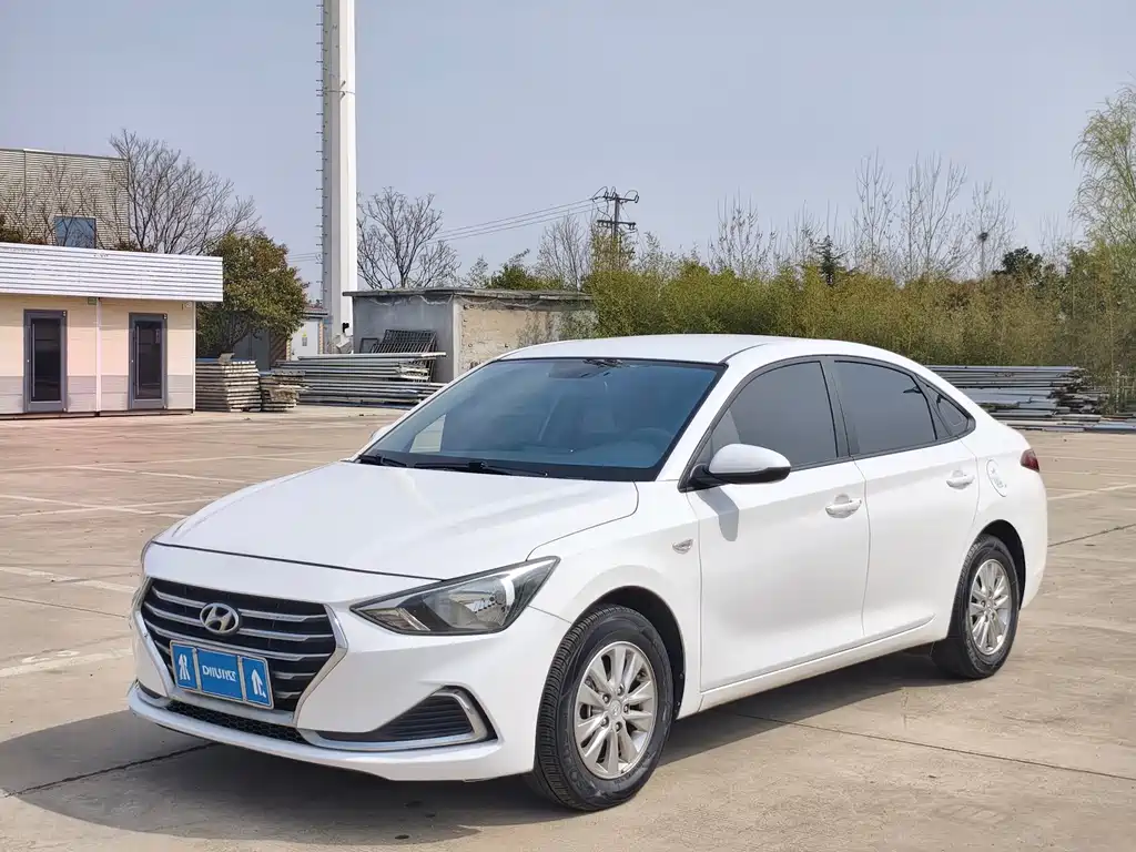 Hyundai Elantra 2021 — фото 1