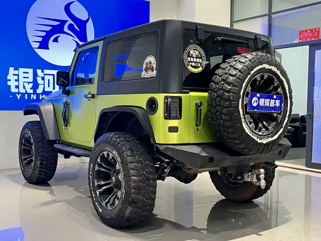 Jeep Wrangler 2016 — фото 10