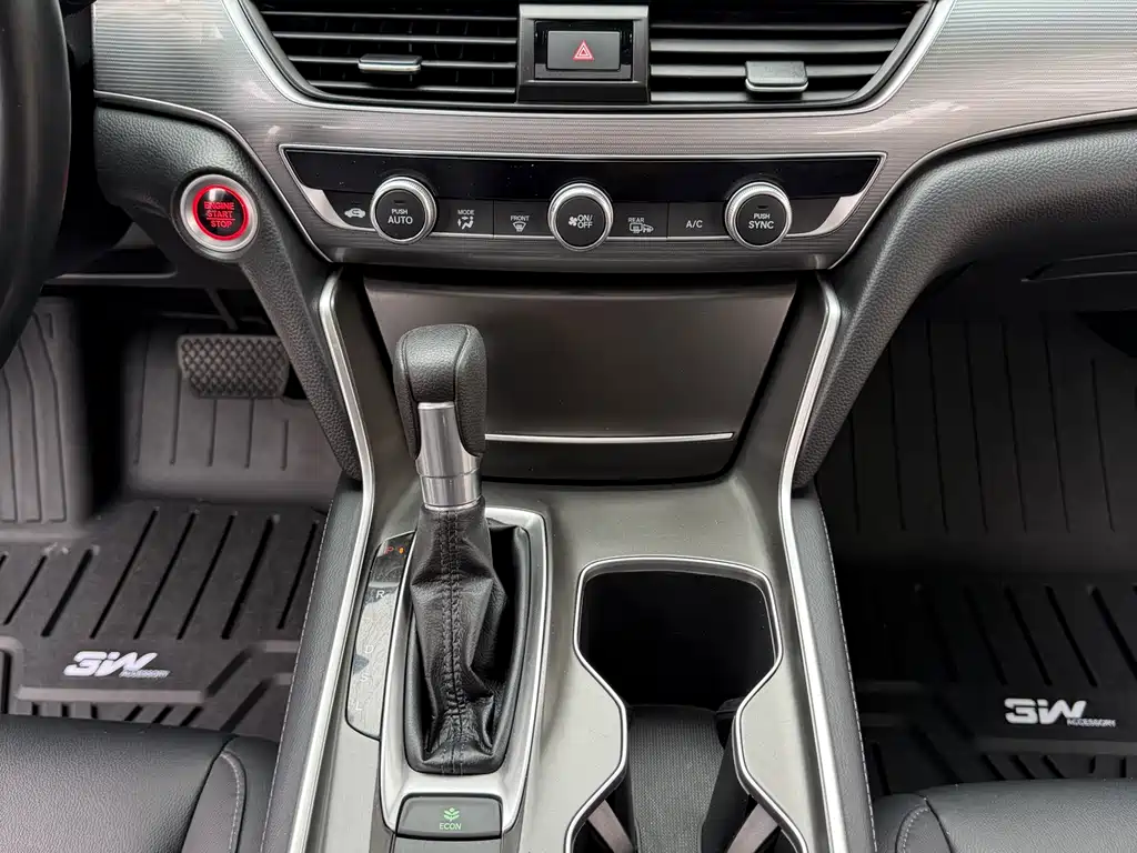Honda Accord 2019 — фото 17