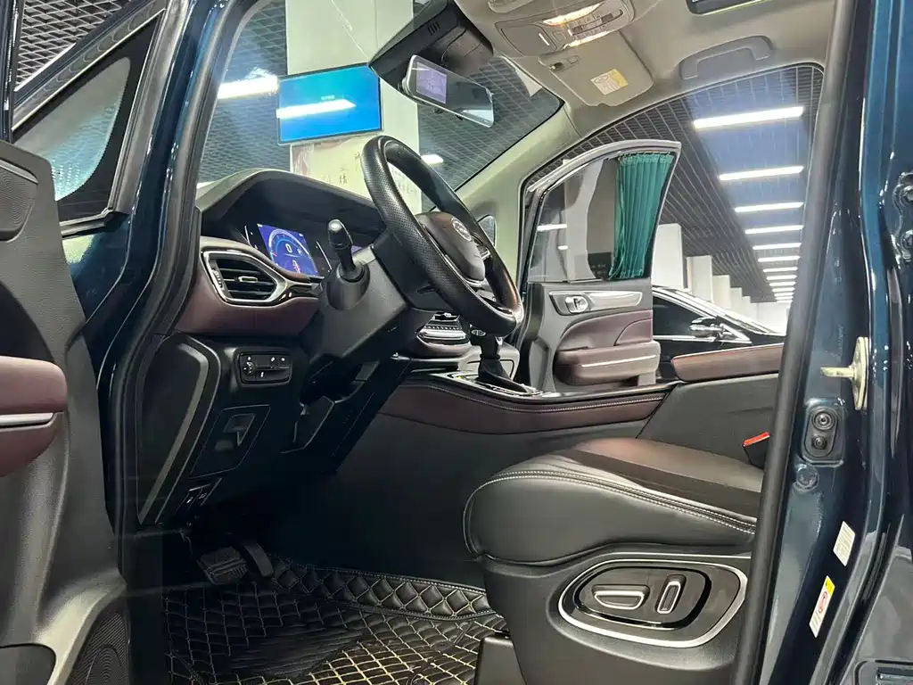 GAC Trumpchi M6 2021 — фото 13