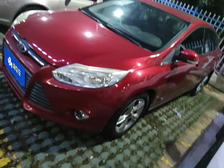 Ford Focus 2014 — фото 1