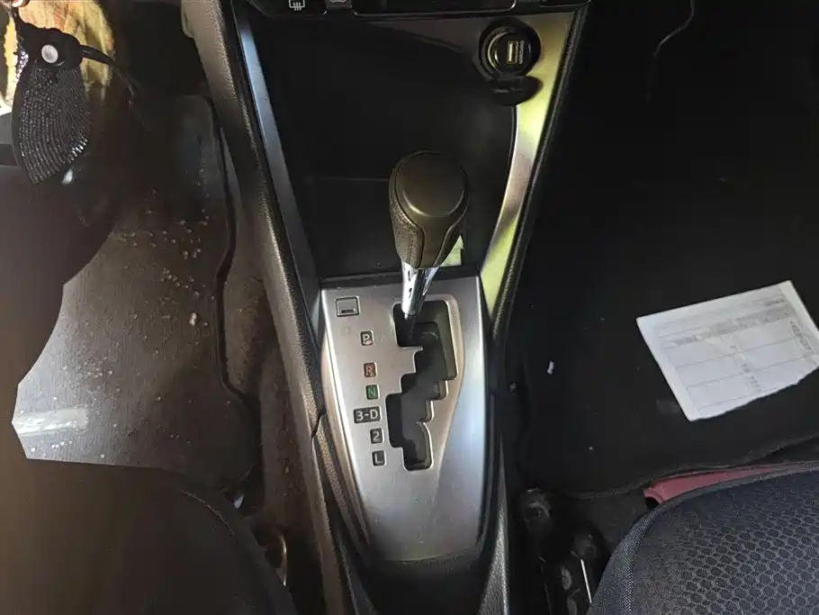 Toyota Yaris L 2014 — фото 16