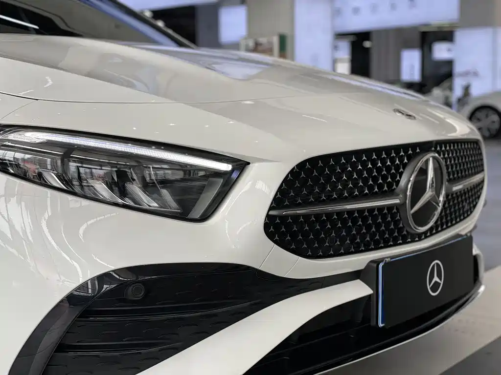 Mercedes-Benz A-Class 2024 — фото 10