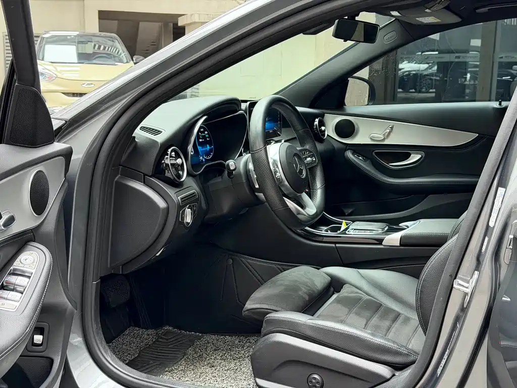 Mercedes-Benz C-Class 2020