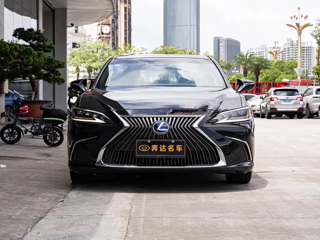 Lexus ES 2020 — фото 2