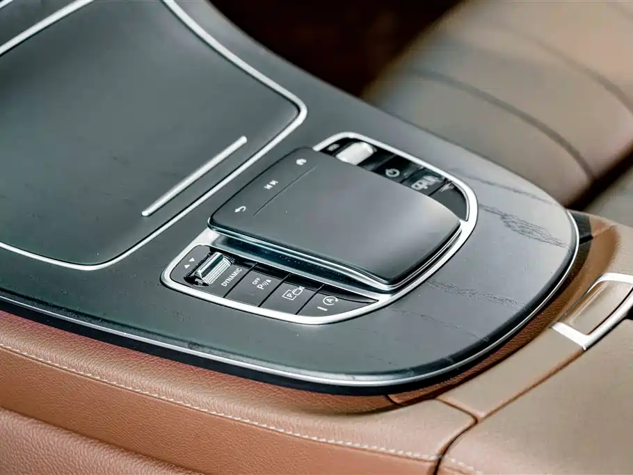Mercedes-Benz E-Class 2022 — фото 16