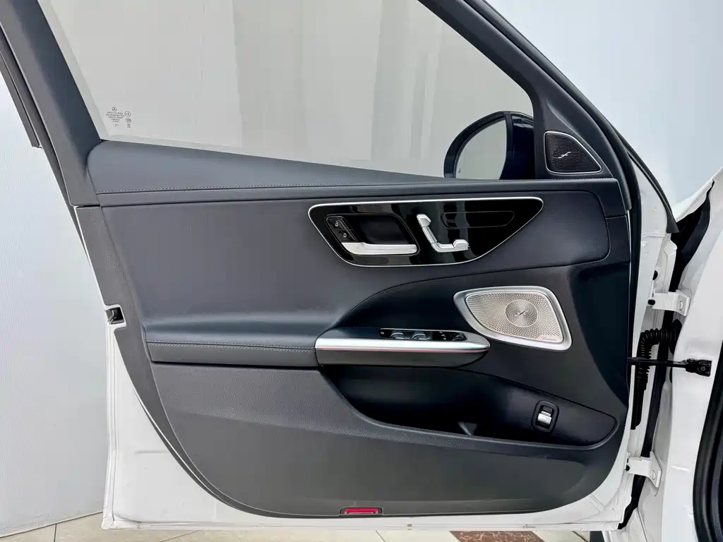 Mercedes-Benz C-Class 2023