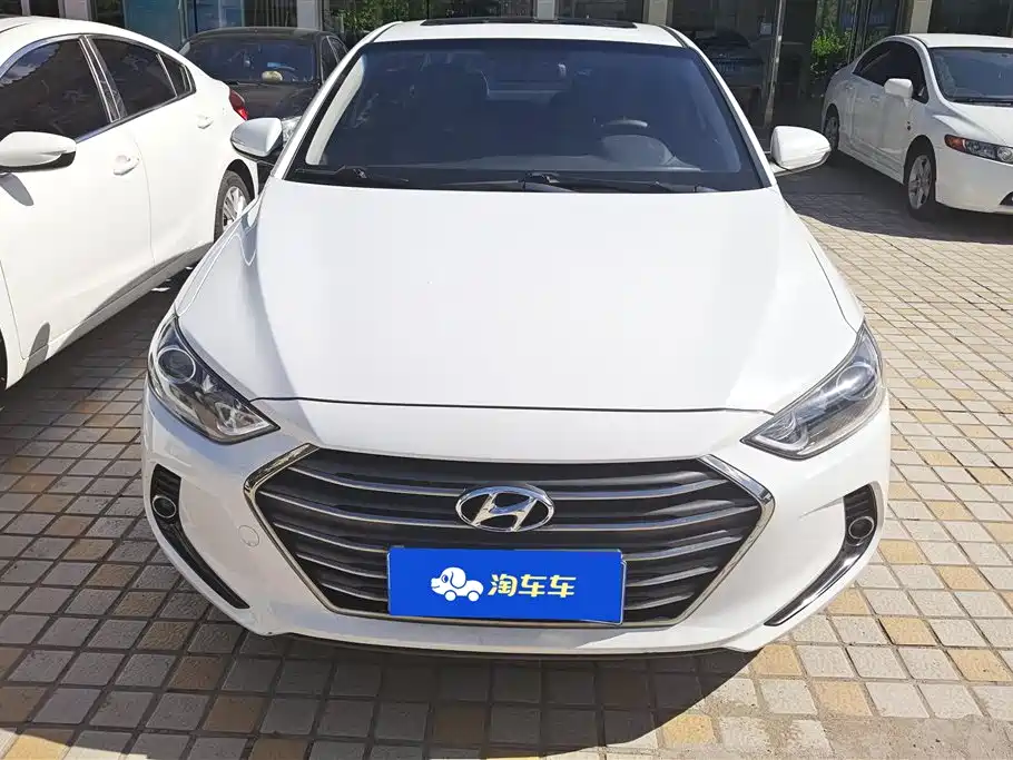 Hyundai Elantra 2018 — фото 2