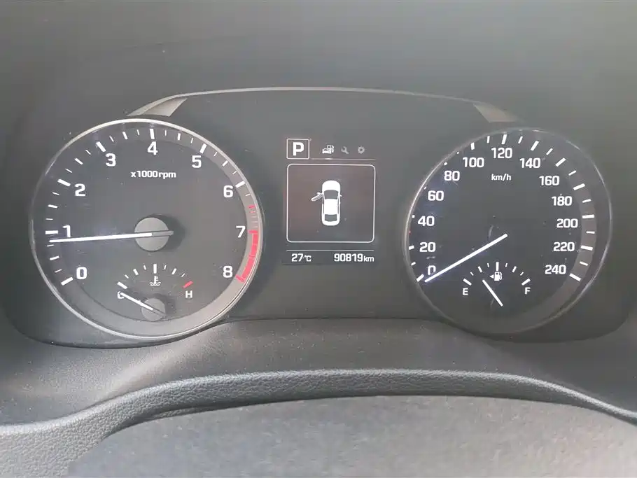 Hyundai Elantra 2018 — фото 14
