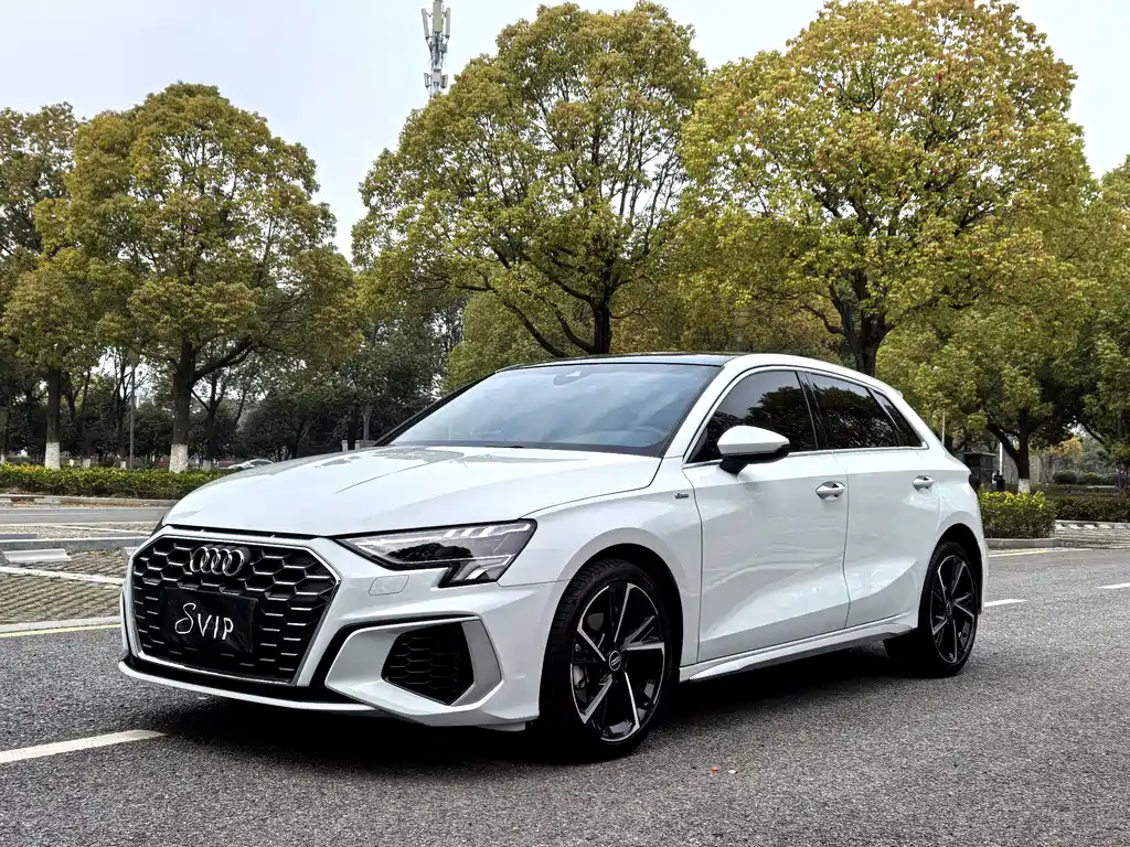 Audi A3 2023 — фото 1