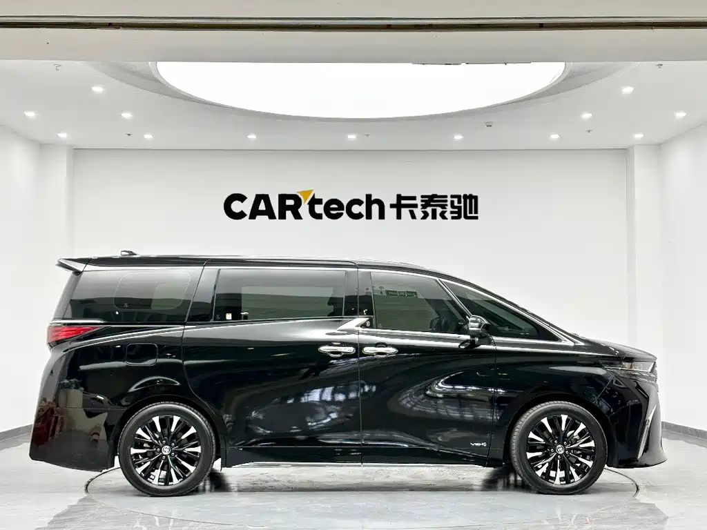 Toyota Alphard 2024 — фото 4