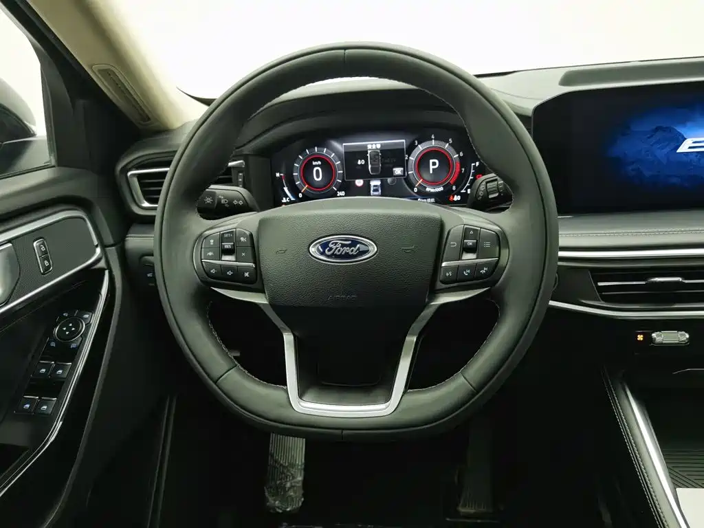 Ford Explorer 2022 — фото 11
