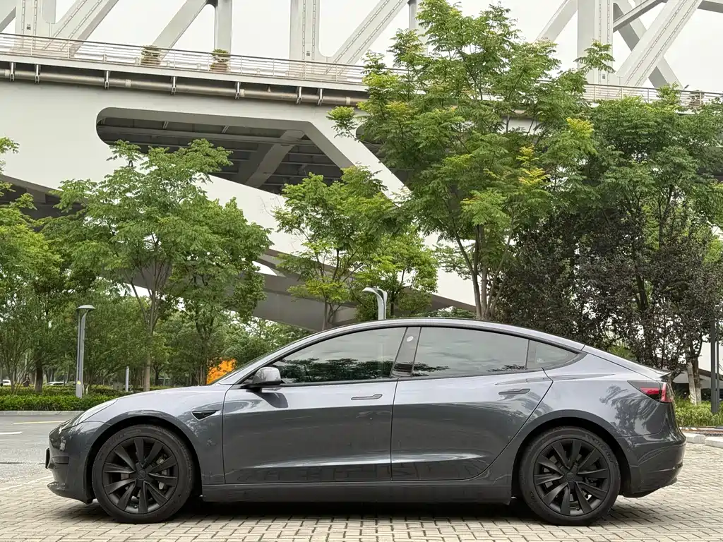 Tesla Model 3 2023 — фото 4