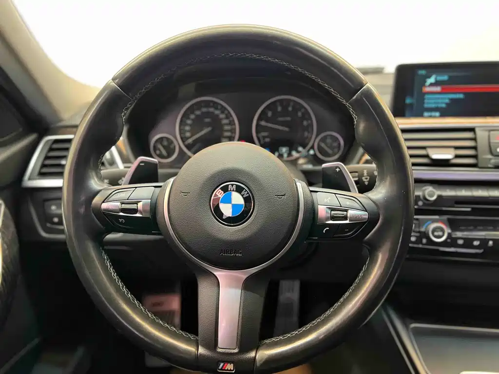 BMW 3 Series 2019 — фото 12