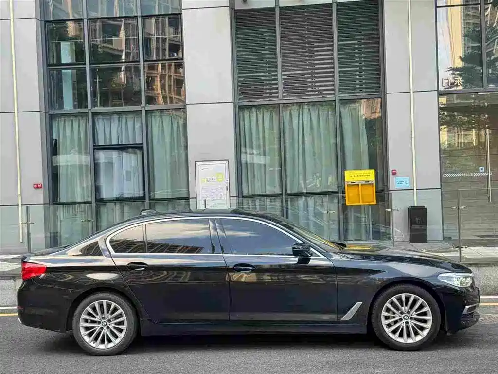 BMW 5 Series 2020