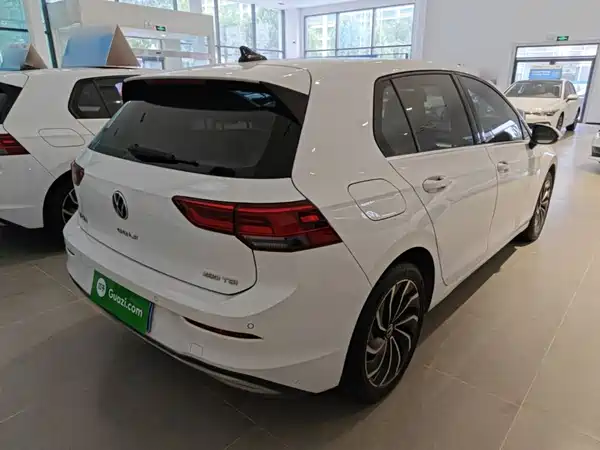 Volkswagen Golf 2024