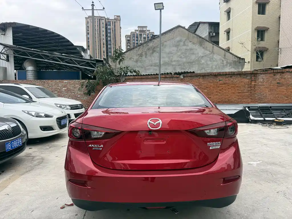 Mazda 3 Axela 2018 — фото 5