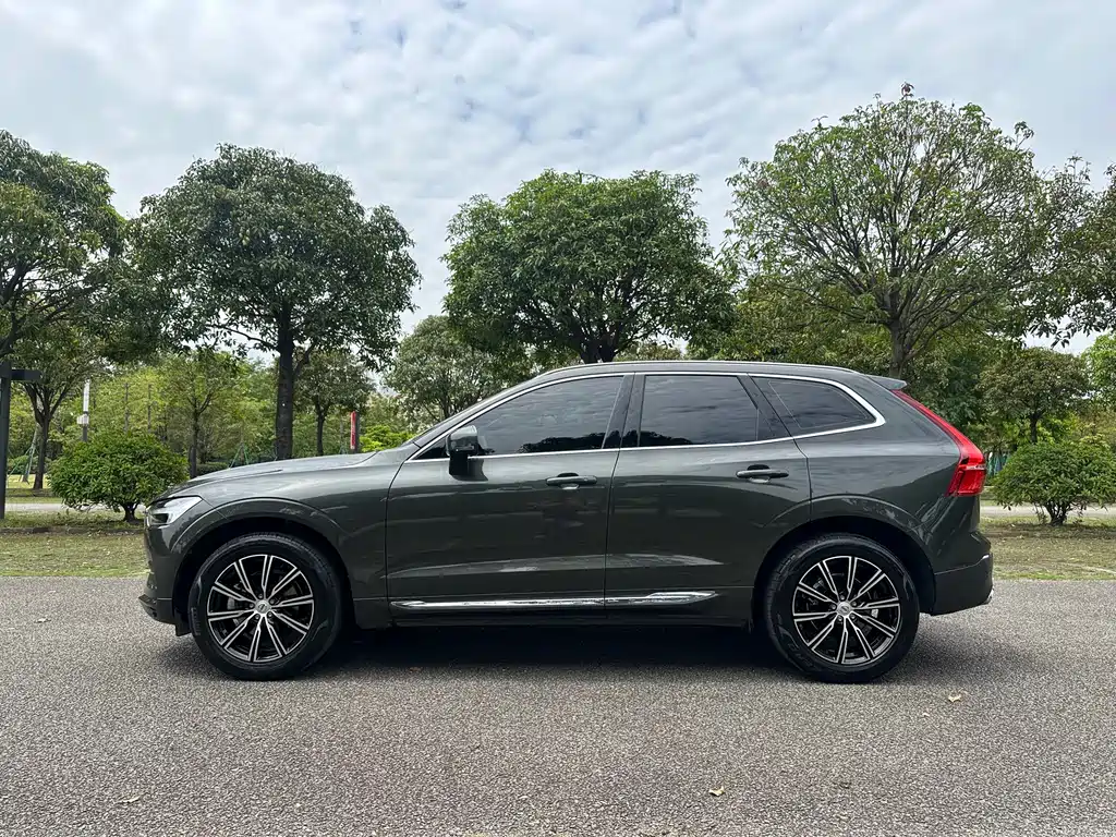 Volvo XC60 2021 — фото 14