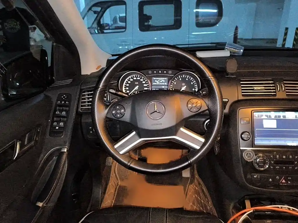 Mercedes-Benz R-Class 2017 — фото 3