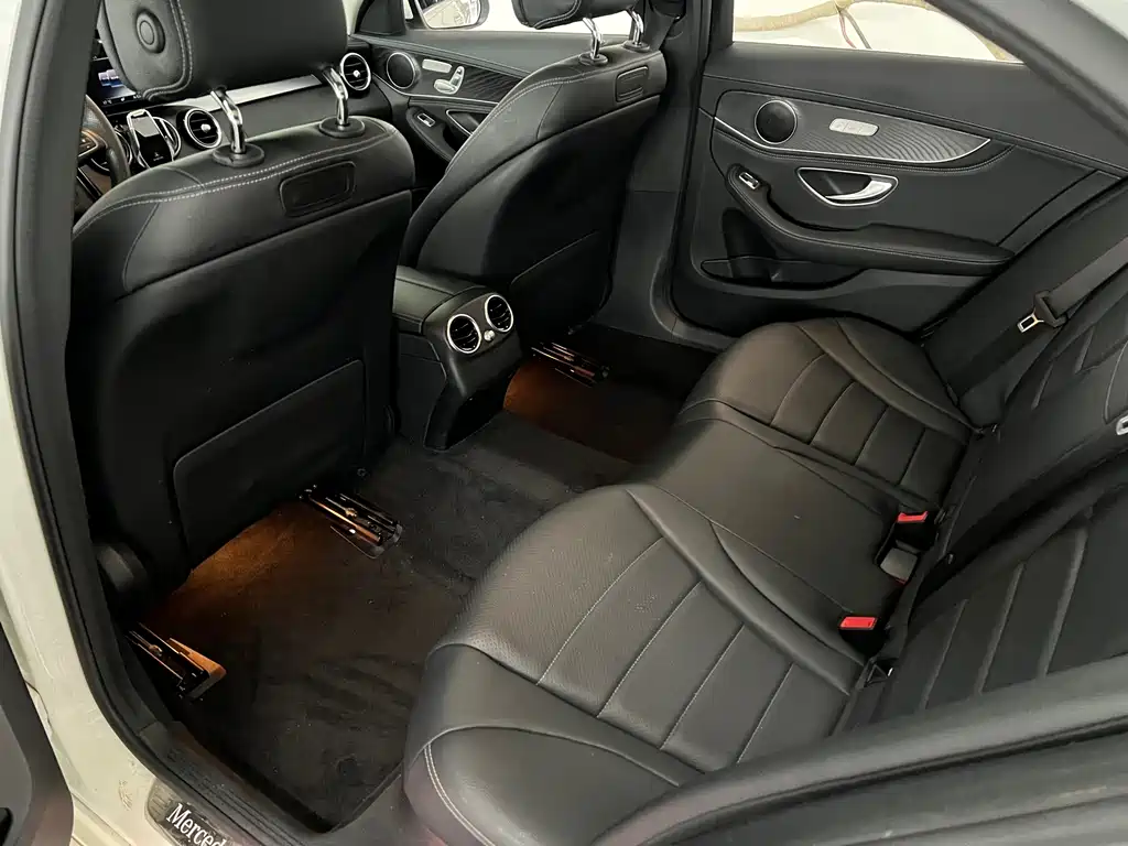 Mercedes-Benz C-Class 2017 — фото 17
