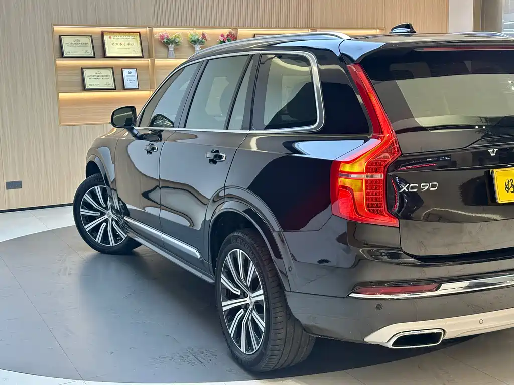 Volvo XC90 2021 — фото 3