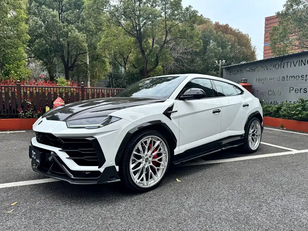 Lamborghini Urus 2021 — фото 1