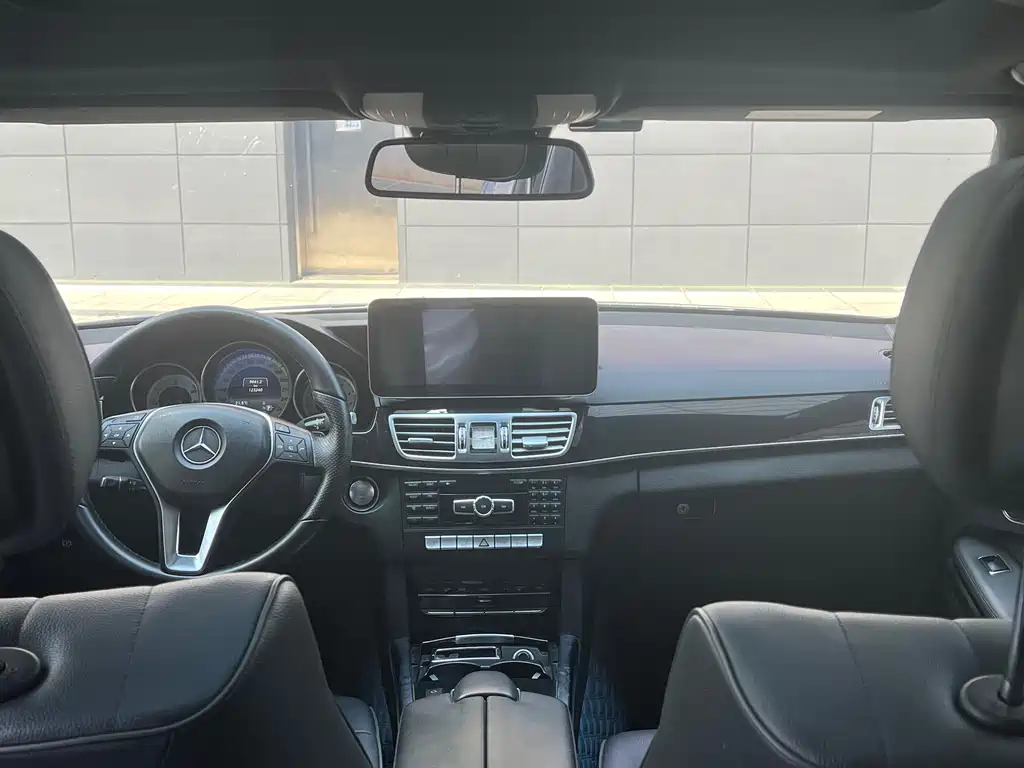 Mercedes-Benz E-Class 2015 — фото 6