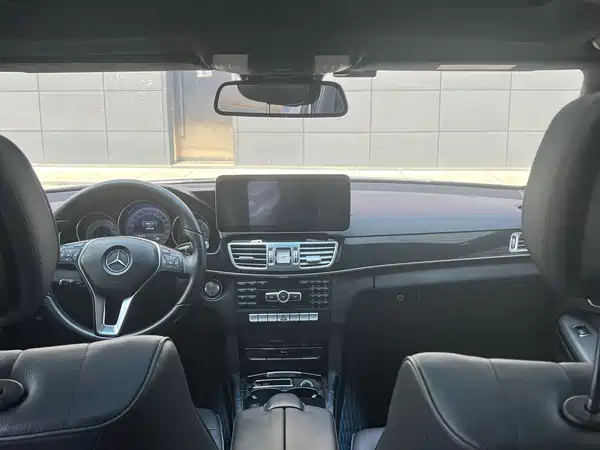Mercedes-Benz E-Class 2015