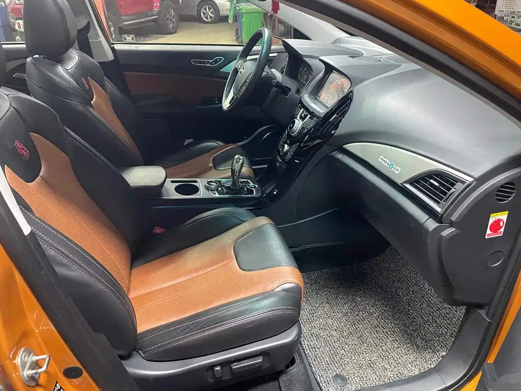 BYD Qin NEV 2015 — фото 8