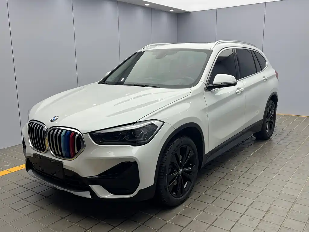 BMW X1 2022 — фото 1