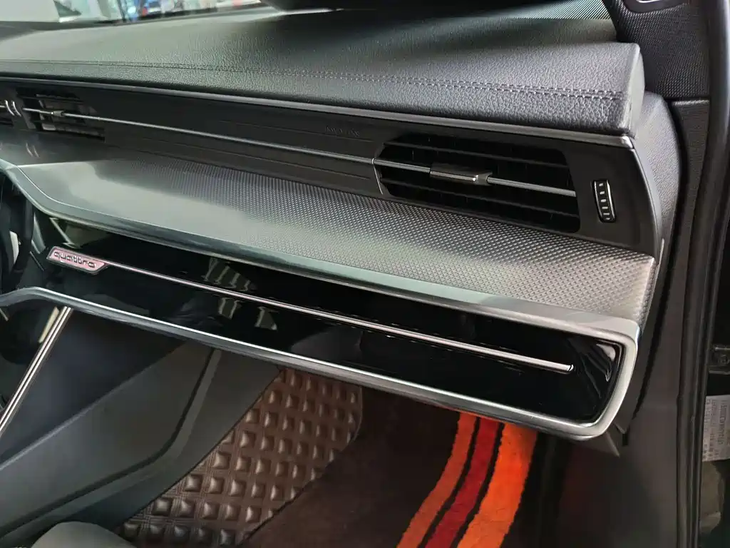 Audi A6L New Energy 2020 — фото 15