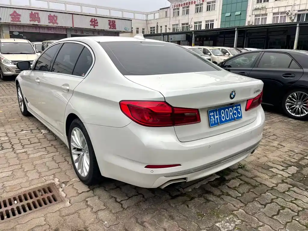 BMW 5 Series 2019 — фото 8