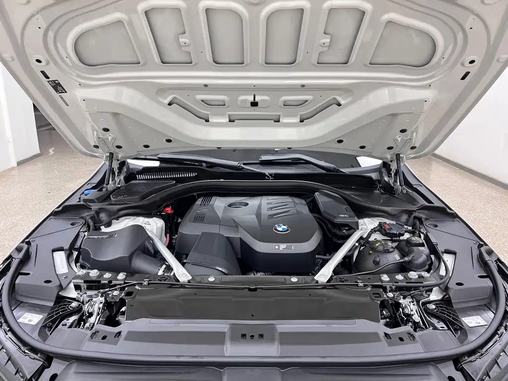 BMW 5 Series 2025 — фото 12
