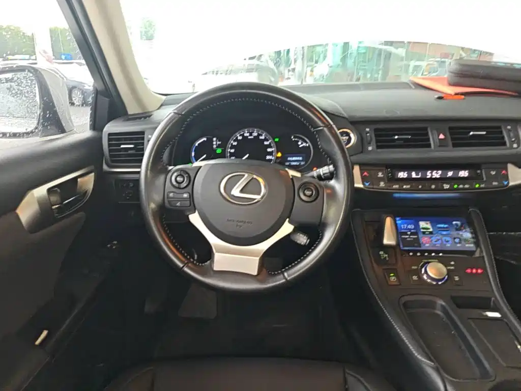 Lexus CT 2020 — фото 11
