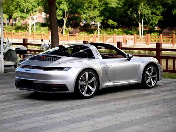 Porsche 911 2023