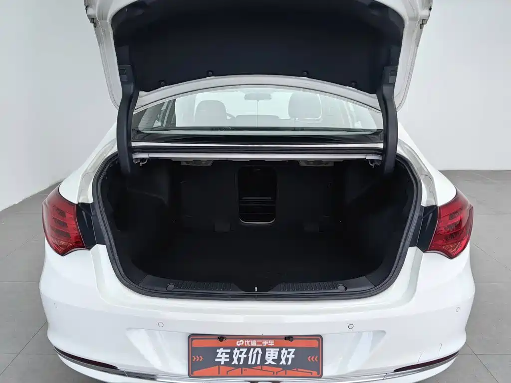 GAC Trumpchi GA6 2019 — фото 16