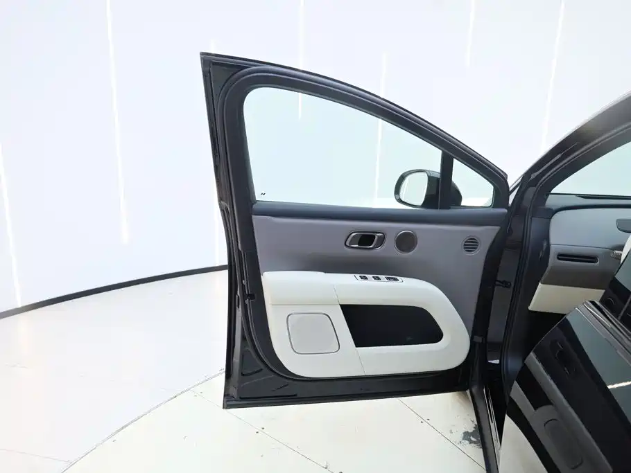 Li Auto i6 2025 — фото 15
