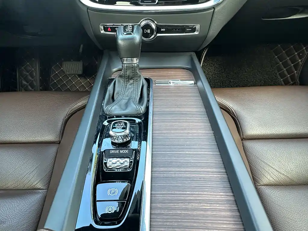 Volvo S60 2021 — фото 13