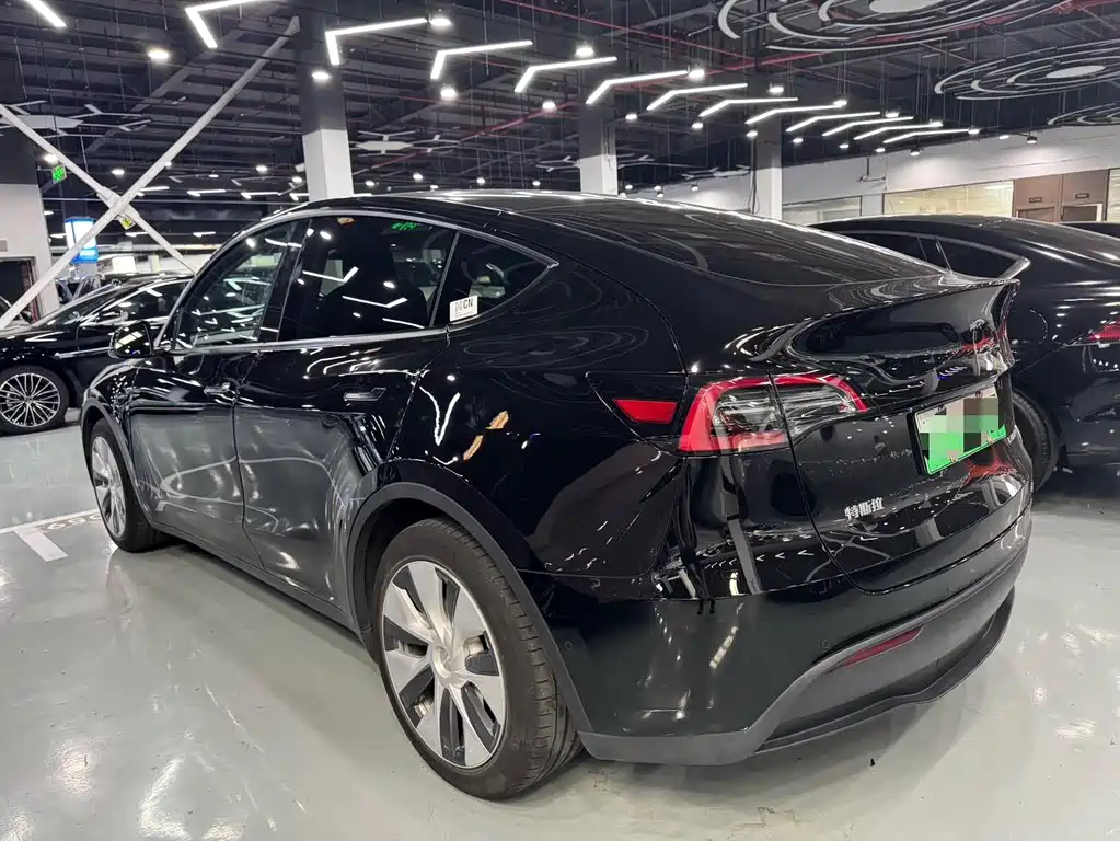Tesla Model Y 2021 — фото 17