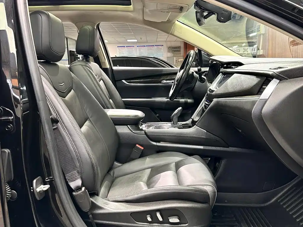 Cadillac XT5 2018 — фото 17