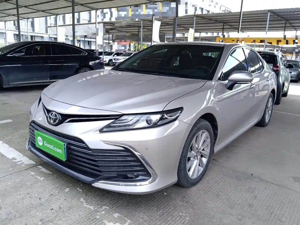 Toyota Camry 2022 — фото 2