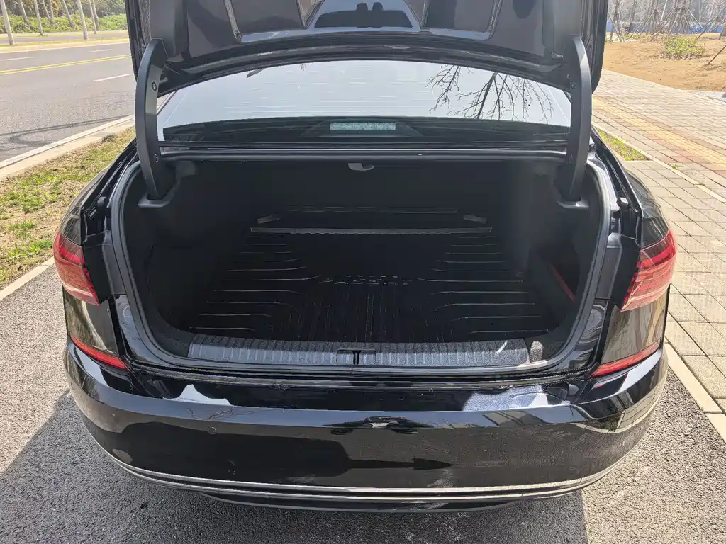 Volkswagen Passat New Energy 2022 — фото 14
