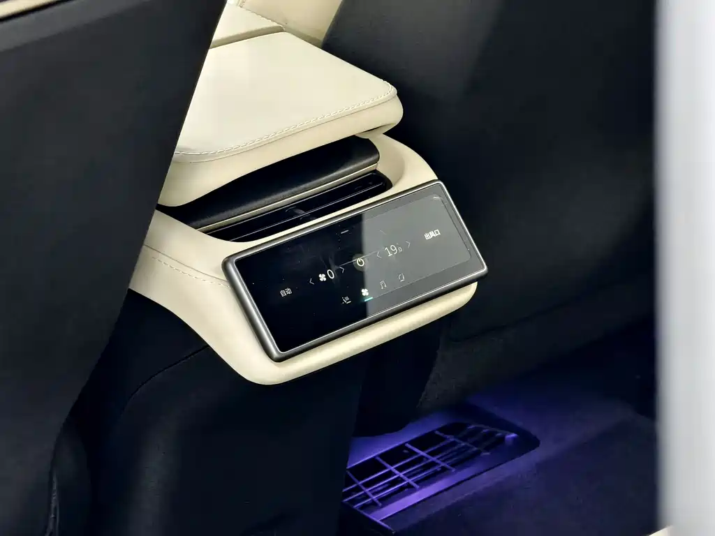 NIO EC6 2025 — фото 10