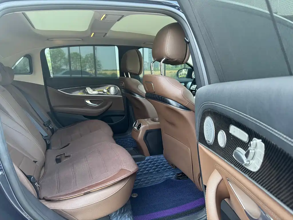 Mercedes-Benz E-Class 2019 — фото 14
