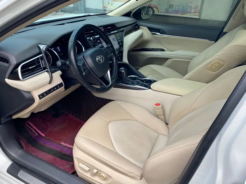 Toyota Camry 2019 — фото 6