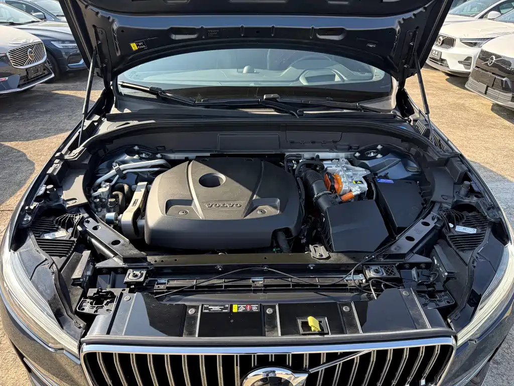 Volvo XC60 Plug-In Hybrid 2024 — фото 16