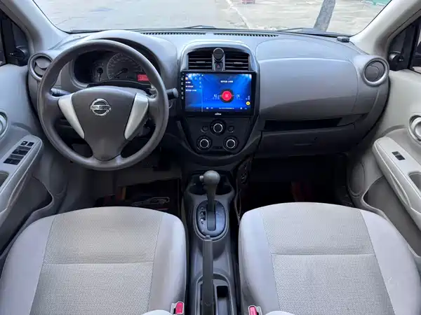 Nissan Sunny 2015