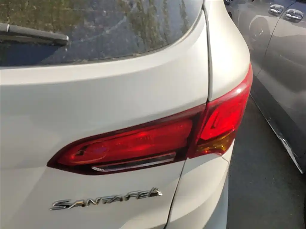 Hyundai Santa Fe 2018 — фото 8
