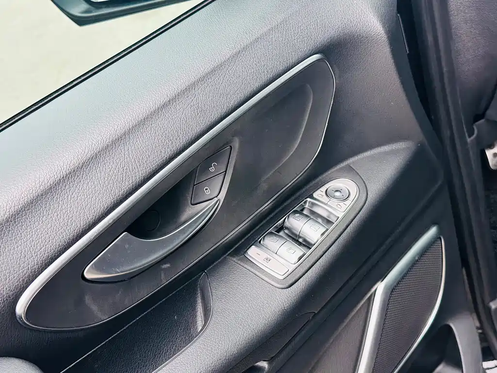 Mercedes-Benz Vito 2023 — фото 7