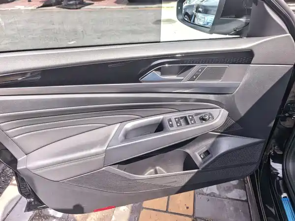 Volkswagen Passat 2023